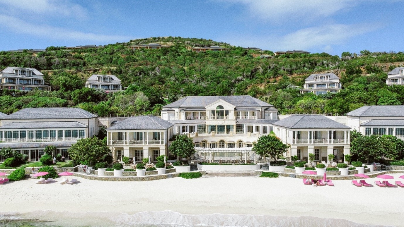 Mandarin Oriental Canouan beachfront villas with turquoise Caribbean waters and white sand