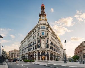 Four Seasons Madrid – Historic Grandeur Meets Contemporary Glamour